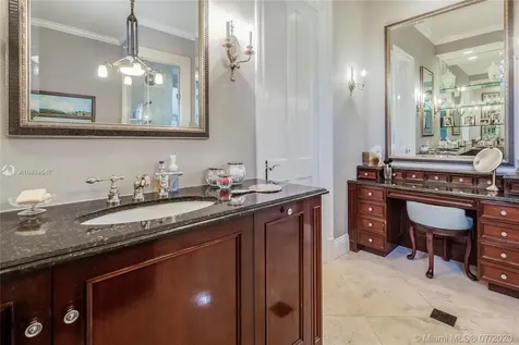 535 Casuarina Concourse Coral Gables FL 33143
