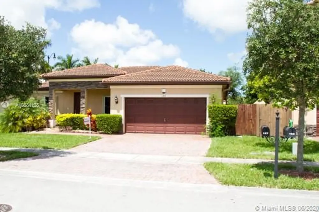 157 SE 36th Place Homestead FL 33033