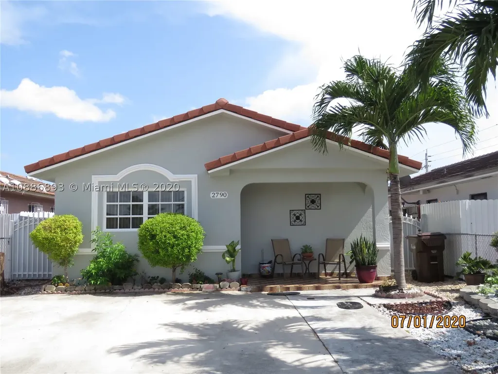 2790 W 71st Place Hialeah FL 33016