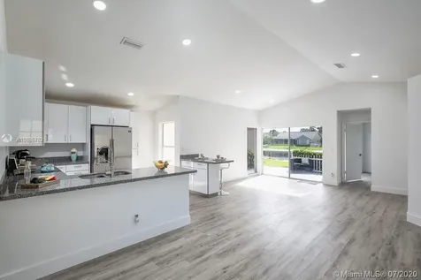 692 NW 173rd Terrace Pembroke Pines FL 33029