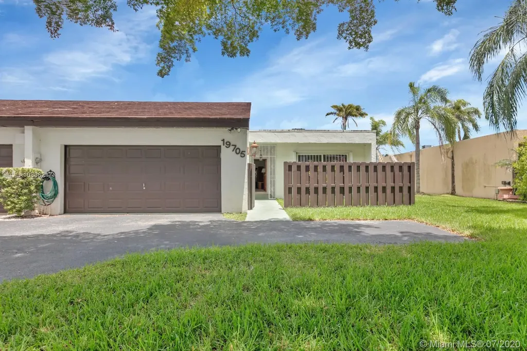 19705 E Lake Drive Hialeah FL 33015