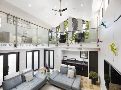 3005 Washington Street Miami FL 33133