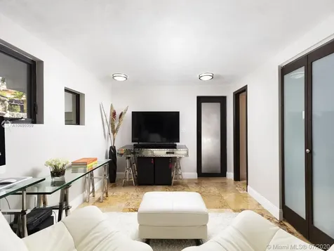 3005 Washington Street Miami FL 33133