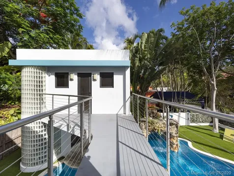 3005 Washington Street Miami FL 33133