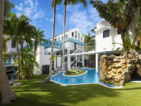 3005 Washington Street Miami FL 33133