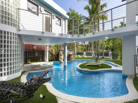 3005 Washington Street Miami FL 33133