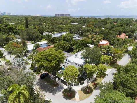 3005 Washington Street Miami FL 33133