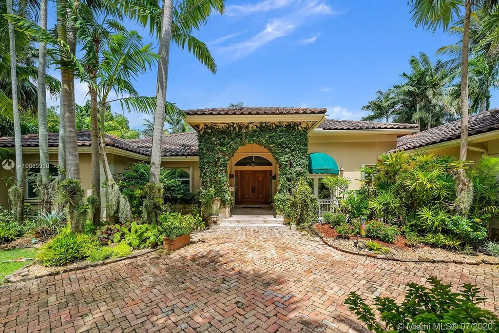 15261 SW 74th Court Palmetto Bay FL 33157
