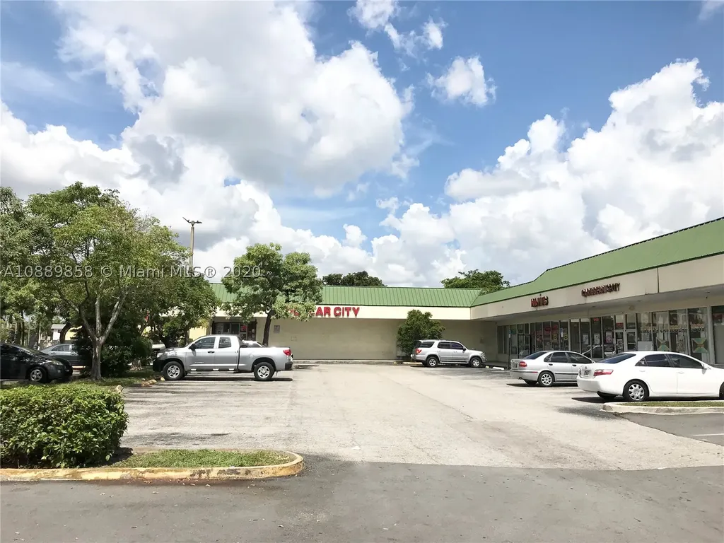 6835 Sunset Strip Sunrise FL 33313