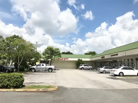 6835 Sunset Strip Sunrise FL 33313