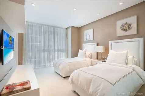 16051 Collins Avenue Sunny Isles Beach FL 33160