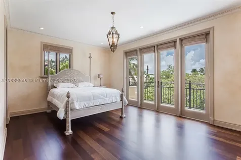 284 Carabela Court Coral Gables FL 33143