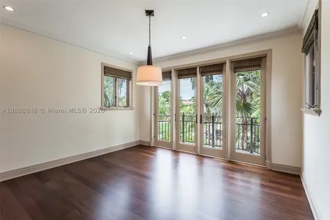 284 Carabela Court Coral Gables FL 33143