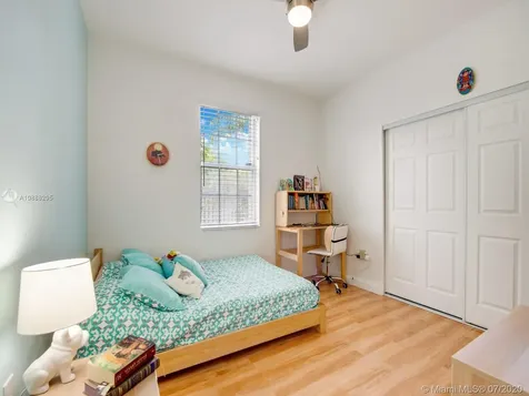 16081 SW 99th Lane Miami FL 33196
