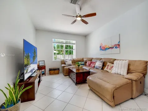 16081 SW 99th Lane Miami FL 33196