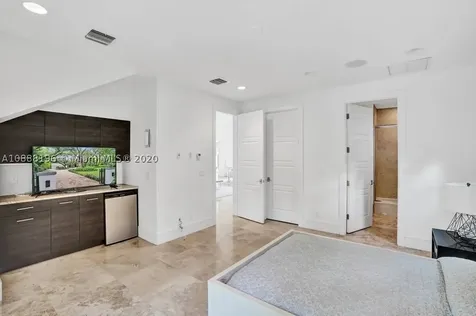 19001 NE 21st Avenue North Miami Beach FL 33179