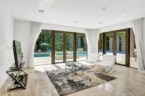 19001 NE 21st Avenue North Miami Beach FL 33179