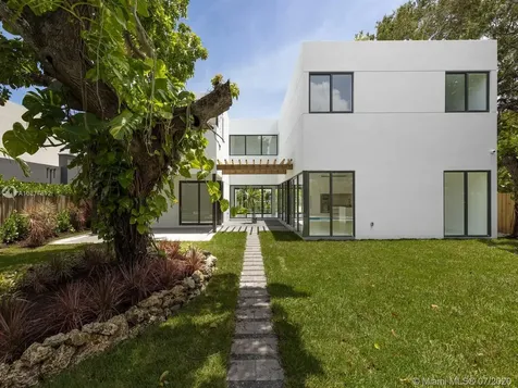 6485 SW 82nd Street Miami FL 33143