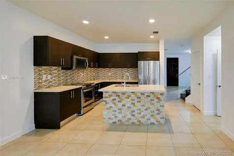 10359 NW 70th Lane Doral FL 33178
