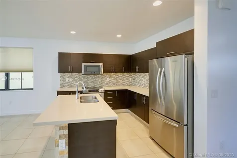 10359 NW 70th Lane Doral FL 33178