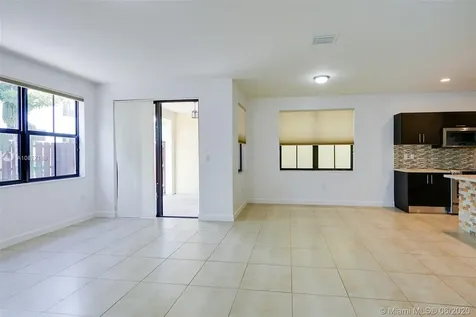 10359 NW 70th Lane Doral FL 33178