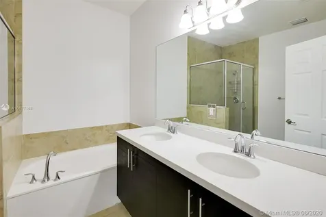 10359 NW 70th Lane Doral FL 33178