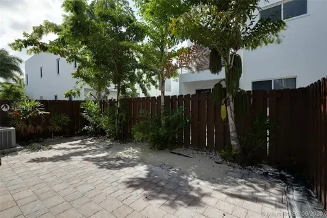 10359 NW 70th Lane Doral FL 33178