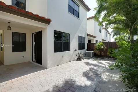 10359 NW 70th Lane Doral FL 33178