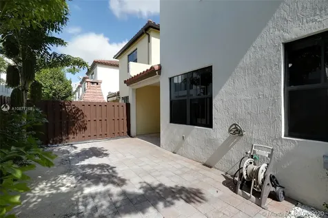 10359 NW 70th Lane Doral FL 33178
