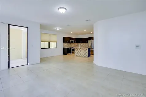 10359 NW 70th Lane Doral FL 33178