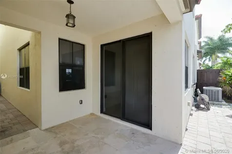 10359 NW 70th Lane Doral FL 33178