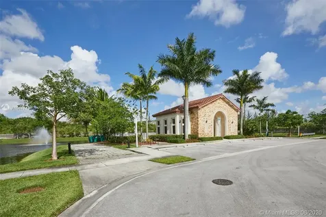 10359 NW 70th Lane Doral FL 33178
