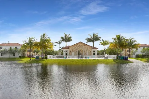 10359 NW 70th Lane Doral FL 33178