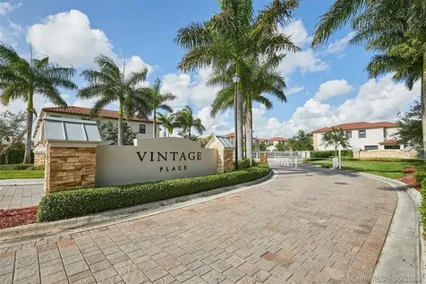 10359 NW 70th Lane Doral FL 33178