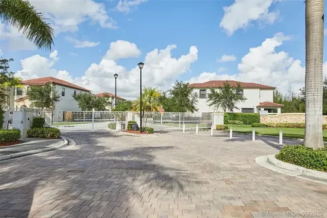 10359 NW 70th Lane Doral FL 33178
