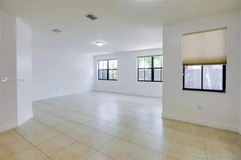 10359 NW 70th Lane Doral FL 33178