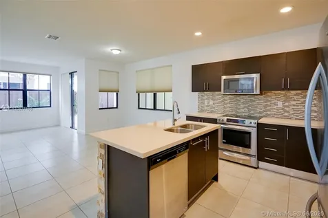 10359 NW 70th Lane Doral FL 33178