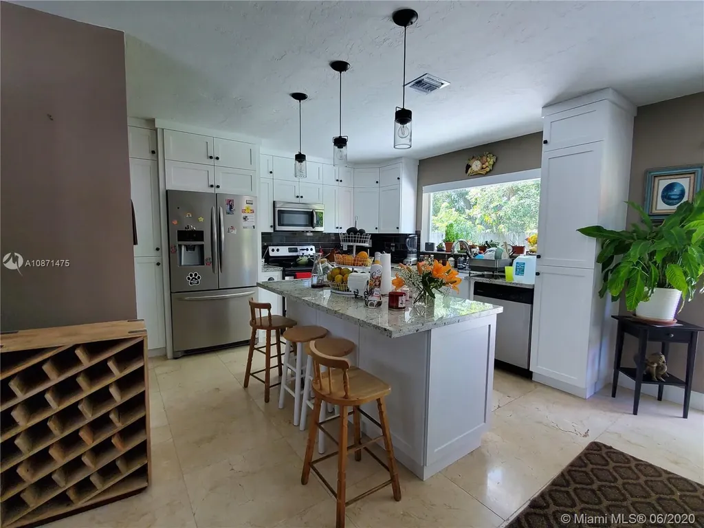 9725 SW 77th Terrace Miami FL 33173