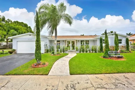 19981 SW 84th Avenue Cutler Bay FL 33189