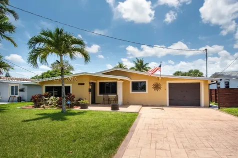 1320 NW 79th Way Pembroke Pines FL 33024