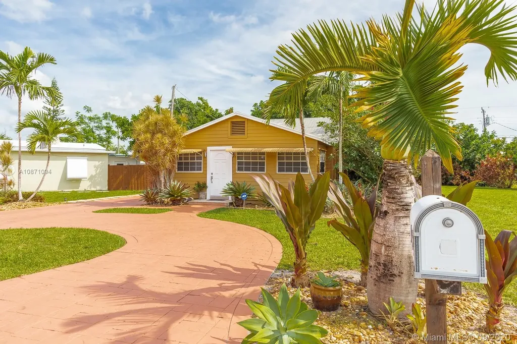 5859 Garfield Street Hollywood FL 33021