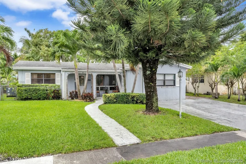 3396 NW 32nd Court Lauderdale Lakes FL 33309
