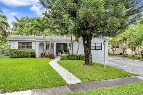 3396 NW 32nd Court Lauderdale Lakes FL 33309