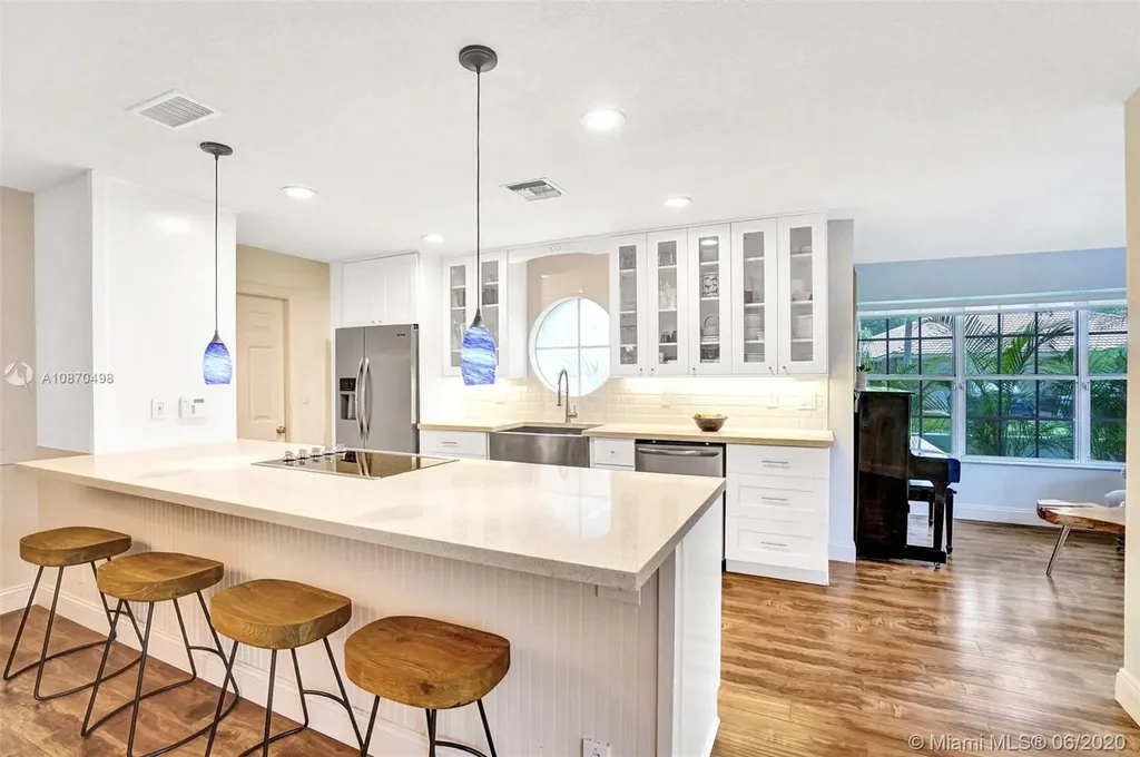 2084 Island Circle Weston FL 33326