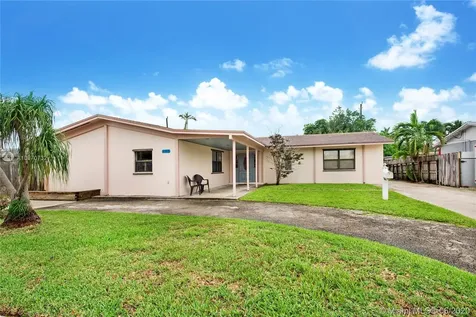 10475 SW 200th Street Cutler Bay FL 33157