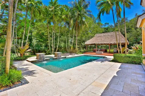 4900 SW 74th Terrace Miami FL 33143