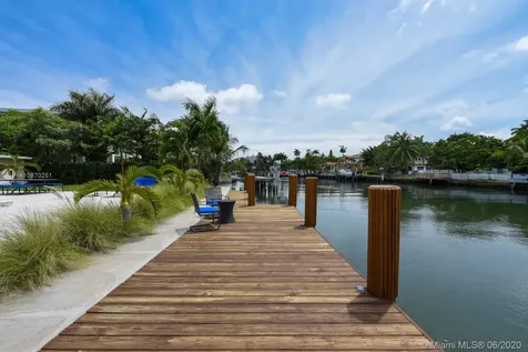 3451 N Meridian Avenue Miami Beach FL 33140