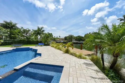 3451 N Meridian Avenue Miami Beach FL 33140