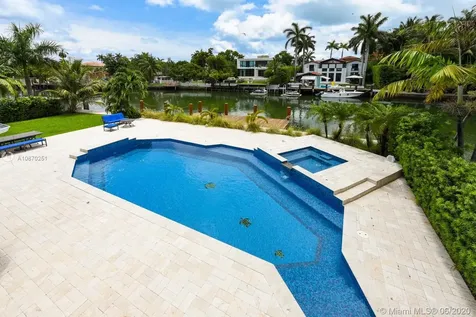 3451 N Meridian Avenue Miami Beach FL 33140