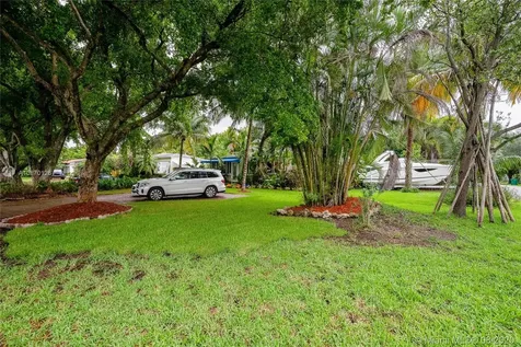 101 NW 88th Street El Portal FL 33150